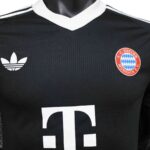 Bayern München GK 4 Authentic Player 2024/25 - Imagem 3