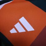 Bayern München Training Authentic Player 2024/25 - Imagem 3