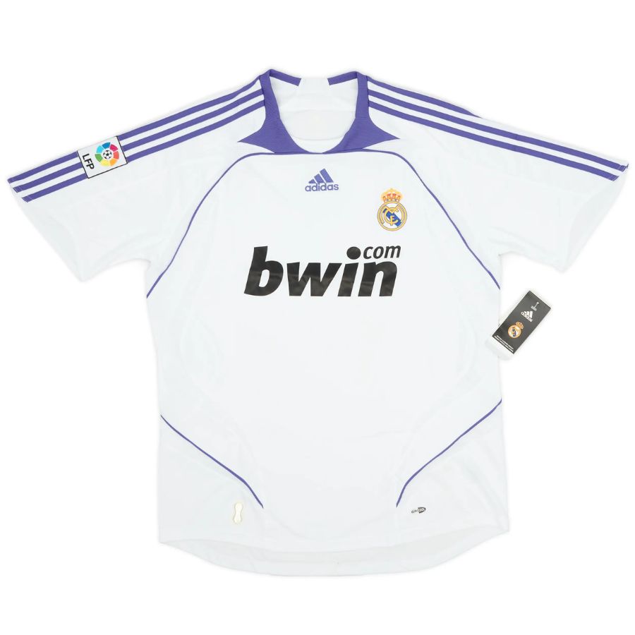 BRINDE-2024-11-22T195129.740 Real Madrid Home Retro Jersey 2007/08 - Imagem 1