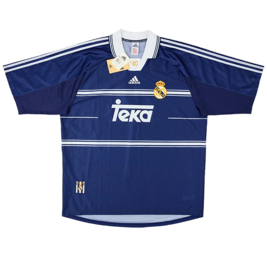 BRINDE-2024-11-22T211550.477_ce6dd998-ad12-4f70-8aed-a62f015064dc Real Madrid Away Retro Jersey 1998/99 - Imagem 1