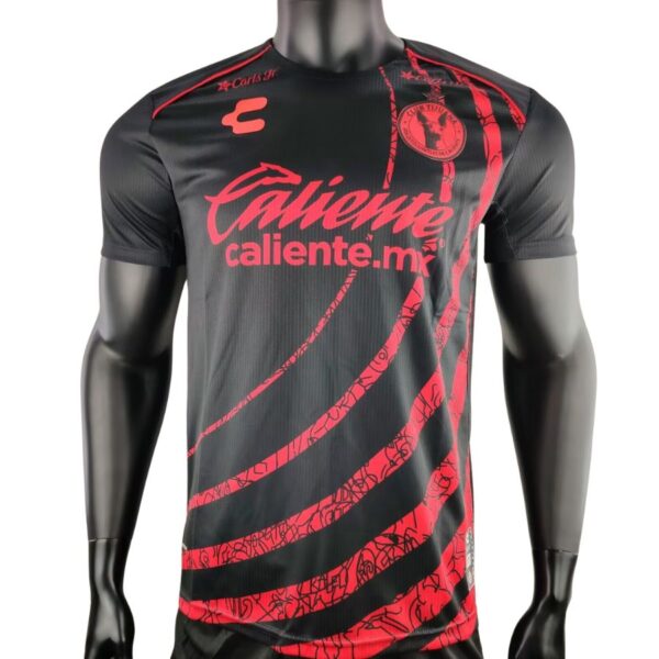 BRINDE-2024-12-07T232218.851 Club Tijuana Home Authentic Player 2024/25 - Imagem 1