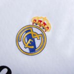 Real Madrid Vini JR. 7 Home Fan Jersey 2024/25 Patches UCL UEFA Foundation (Official Printing) - Imagem 3