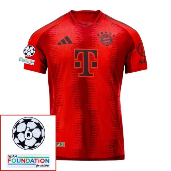 BRINDE-2025-03-04T233226.841 Bayern München Home Fan Jersey 2024/25 Patches UCL UEFA Foundation (Official Printing) - Imagem 1