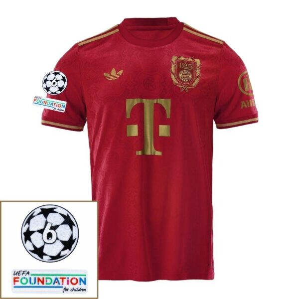 BRINDE-2025-03-04T234141.419 Bayern München 125-Years Anniversary Fan Jersey 2024/25 Patches UCL UEFA Foundation (Official Printing) - Imagem 1