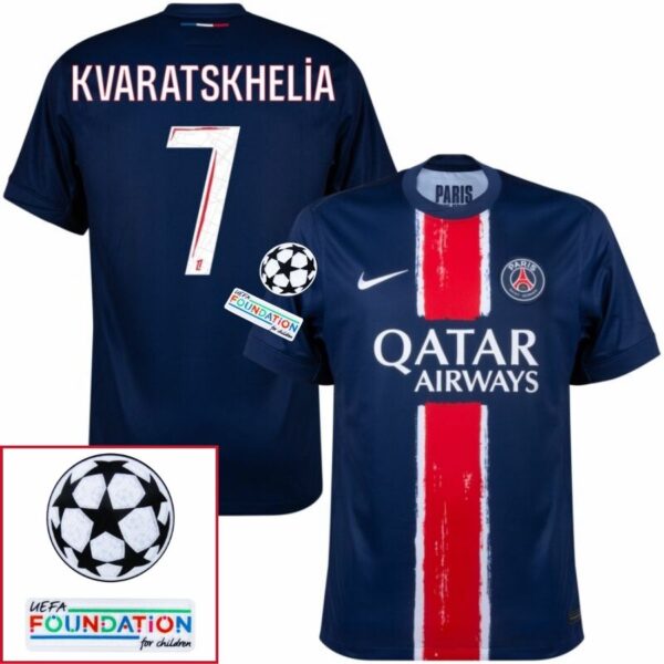 BRINDE-2025-03-06T190639.246_ea235b6b-391b-4148-8129-6a702fc66638 Paris Saint-Germain Kvaratskhelia 7 Fan Jersey Home 2024/25 Patches UCL UEFA Foundation (Official Printing) - Imagem 1