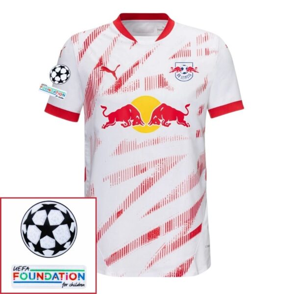 BRINDE-2025-03-07T195734.869 RB Leipzig Fan Jersey Home 2024/25 Patches UCL UEFA Foundation (Official Printing) - Imagem 1