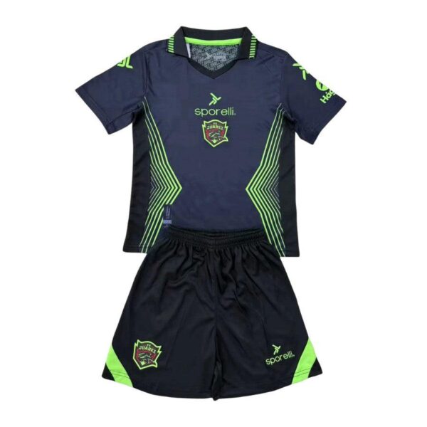 BRINDE-2025-03-19T201324.703 Kids Kit Juárez Away Fan Jersey 2024/25 - Imagem 1