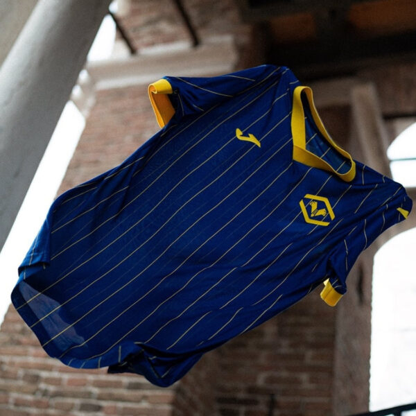Hellas Verona Home Fan Jersey 2024/25 - Imagem 2