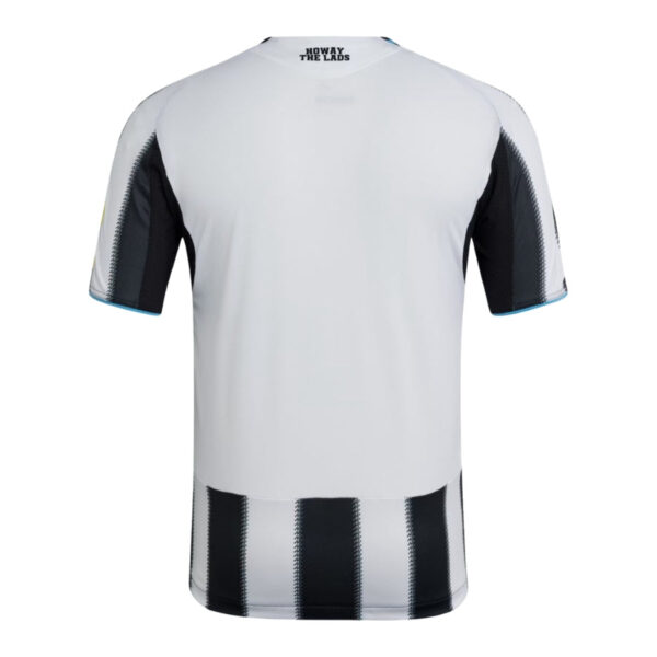 Newcastle United Home Fan Jersey 2025/26 Patches UCL + 10th Anniversary UEFA. - Imagem 2