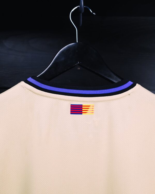 Barcelona Away Authentic Player 2025/26 - Imagem 5