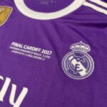 Real Madrid  Cristiano Ronaldo Away Retro 2016-17 Patches UCL UEFA Respect Final World (Official Printing) - Imagem 2