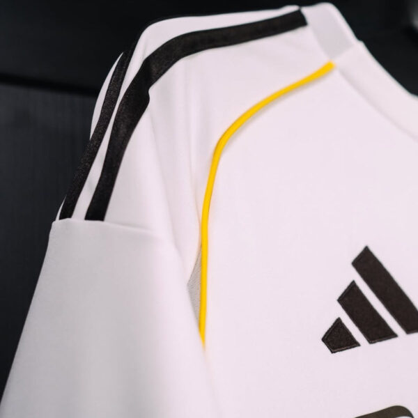 Real Madrid Home Fan Jersey 2025/26 - Imagem 7