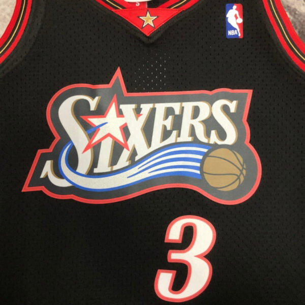 Philadelphia 76ers Allen Iverson 2000-01 Edition NBA Jersey - Black - Imagem 3