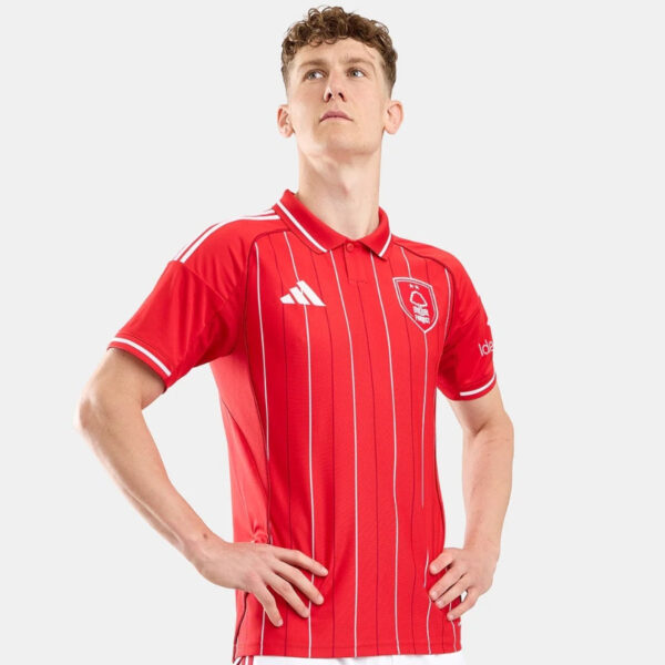 Nottingham Forest Home Fan Jersey 2025/26 - Imagem 1
