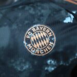 Bayern München Away Authentic Player 2024/25 - Imagem 2