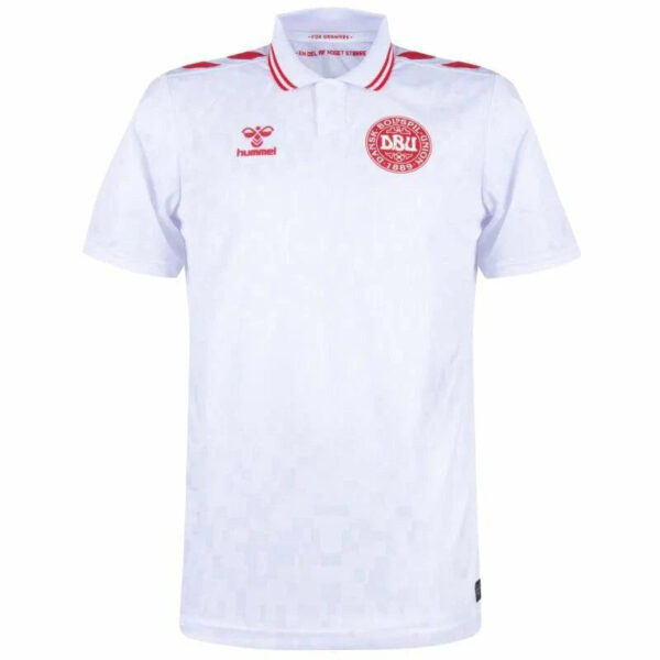 f4c21b54d24d69c2d8113da9a31ecbceb9e98558494d9188c0f2c0c209f2f8d3 Denmark Away Jersey 2024/25 - Imagem 1