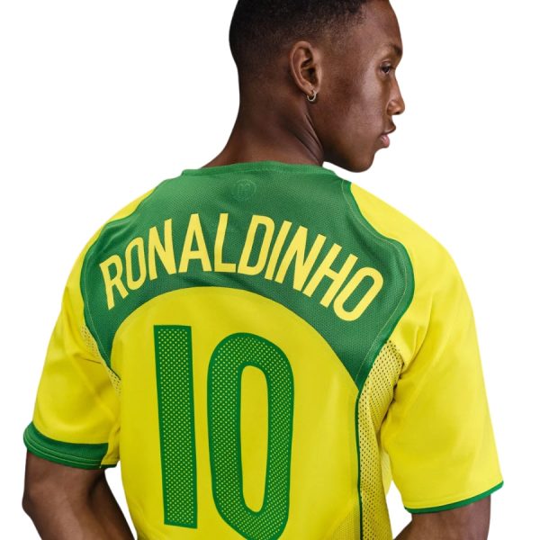 Brasil l Ronaldinho 10 Retro Home Fan Jersey 2004-2005 - Imagem 4